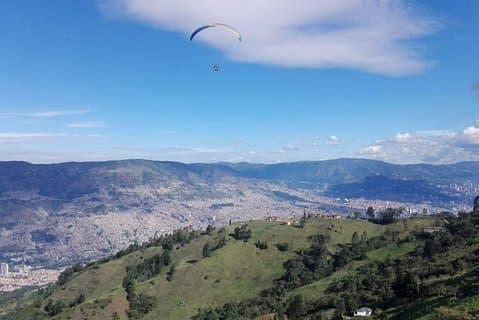 Paragliding eventyr i Medellín