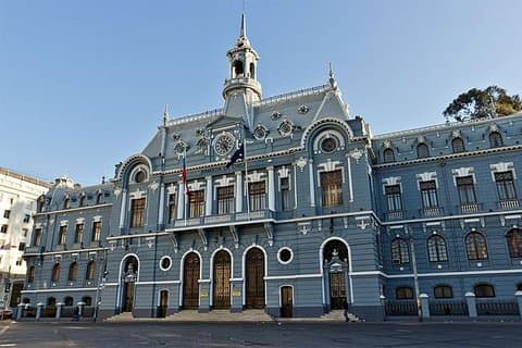 Beste Angebote für kleine Gruppen: Panorama-Stadtrundfahrt durch Santiago und Viña del Mar - Valparaiso - Casablanca in zwei Tagen von Santiago