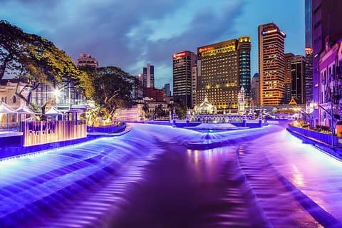 Kuala Lumpur by Night : Kulturella sevärdheter, stadsbelysning och lokala vibbar