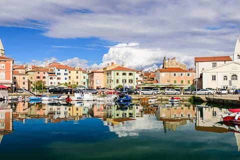 Coastal Escape: Izola & Marezige Wine Hills Privat tur fra Koper
