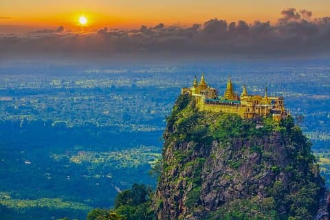 Moutain Popa Och Salay Privat guidad tur från Bagan med lunch