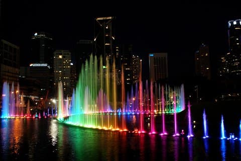 KLCC Symphony Lake og The River Of Life Tour - Privat