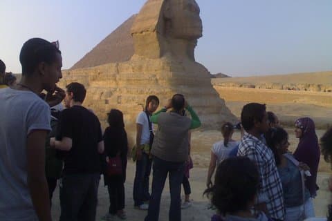 Excursión privada a las pirámides de Giza, la esfinge y el museo egipcio desde el aeropuerto de El Cairo.