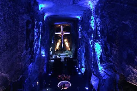 Salt Cathedral Tour tillsammans med Legendary Lake Guatavita