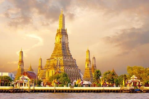 Bangkok's tre ikoniske templer: Wat Traimit, Wat Pho og Wat Arun