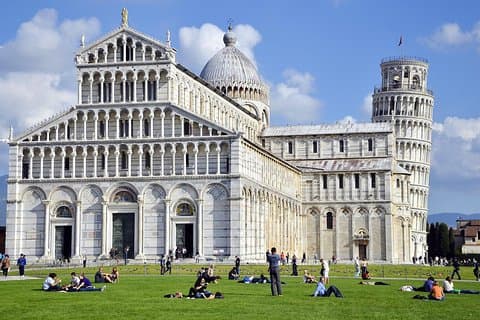 Pisa og en luksuriøs strand fra Livorno cruisehavn