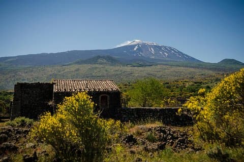 Découverte de la vieille Sicile et visite de dégustation de vin de l'Etna au départ de Taormine