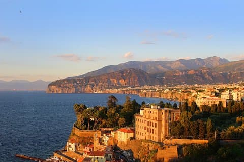 Sunset & Supper: Sorrento Cruise with Dinner Stop