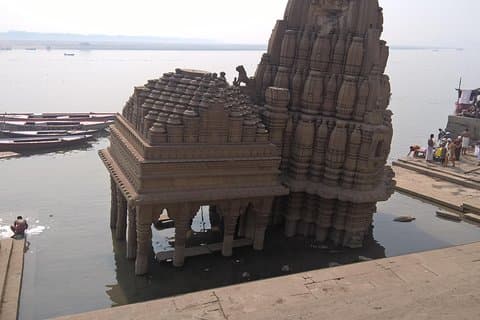 Ashramas históricos de Varanasi, templos y descubrimiento de Ghats