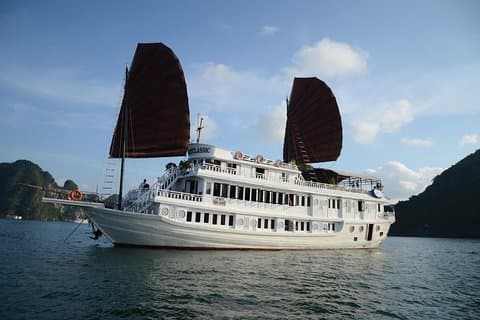 Halong Bay 3 dagar - 2 nätter med VSpirit Cruise