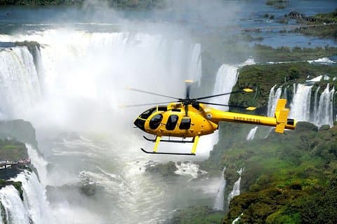 Helikopterflyvning over Iguazu Falls