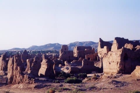 5-Night Private Silk Road Trip from Urumqi to Dunhuang including Hotel Accommodations