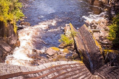 Auttiköngäs Wasserfälle & Naturlehrpfad