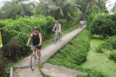 ランチ付きの半日バンコク サイクリング ツアー