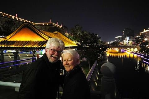 Visite privée à pied des remparts de la ville de Xi'an de 2 heures, de jour ou de nuit