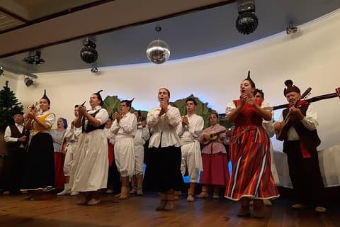 Cena tradicional de Madeira