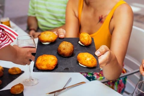 Las 10 Catas de Valencia Con Locales : Tour privado a pie de comida