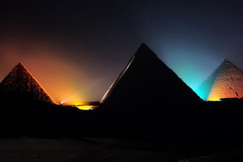 Abendliche Ton- und Lichter-Show von Kairo aus an den Pyramiden von Gizeh