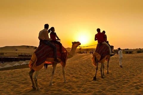 Dubai-middag Desert Safari Private (bruiloften en huwelijksreis)