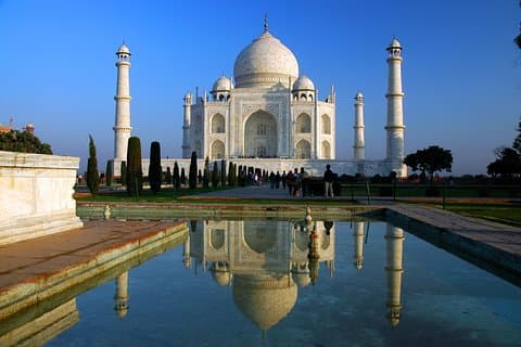 Same Day Tour from Mumbai to Taj Mahal and Agra With Flights