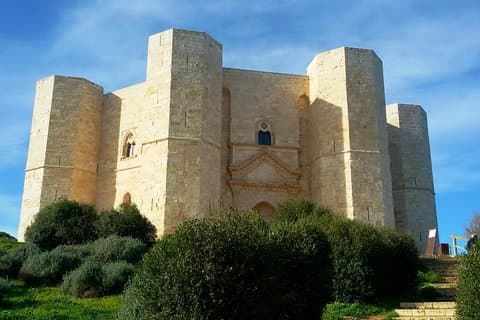 Castel del Monte Private Guide: Crown of Italy, unik for sin åttkantede form
