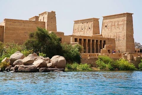 Assuan: tour guidato privato alla diga alta, all'obelisco e al tempio di Philae in barca