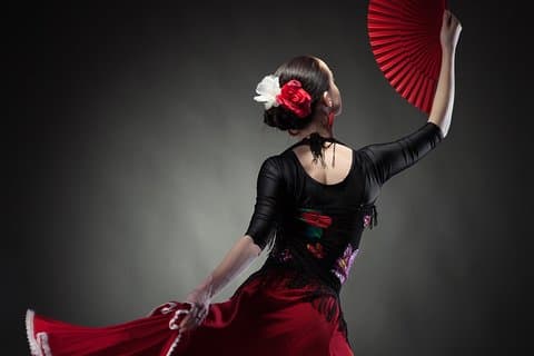 Private Barcelona Walking Tour with Flamenco Show & Tapas Dinner