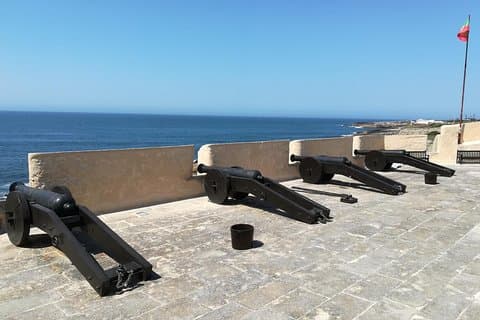 Tour privado a fortificaciones marítimas en Cascais