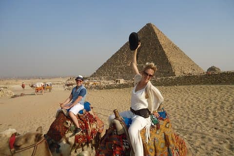Pyramiden, Sphinx und Tourist Bazaar Tour vom Flughafen Kairo
