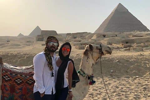 Cairo layover-tur Giza-pyramiderne Egyptisk museum lokale basarer Kameltur Frokost