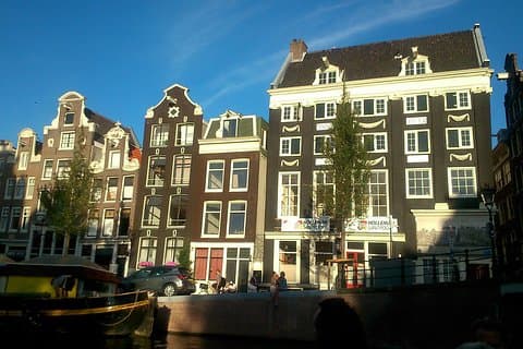 Tour privato a piedi di 2 ore dei punti salienti di Amsterdam