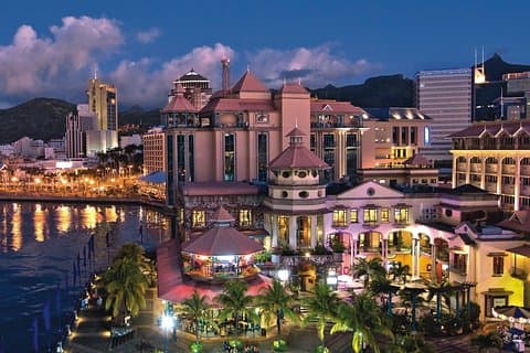 Mauritius Private Night Tour: Romantisk middag, underholdning og natlounge