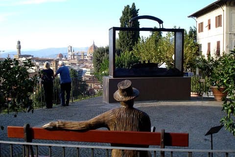 Passeggiata alla scoperta di "Secrets & Quirks" a Firenze!