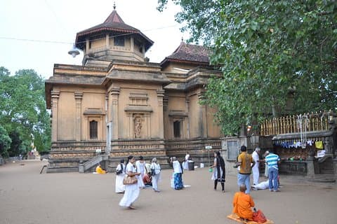 Escursione a terra Porto Colombo a Kelaniya Temple e Colombo City per 7 a 12 Pax