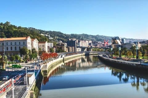3 - Dag Bilbao pakke med bådtur, pintxos & Guggenheim Museum