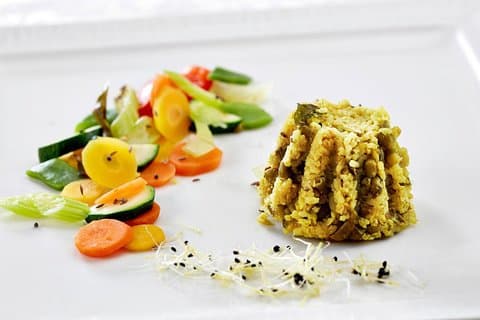 ビーガンまたはグルテンフリーのランチ