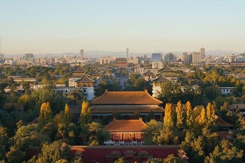 Tour privado de un día a la Gran Muralla de Mutianyu y al Parque Jingshan con almuerzo