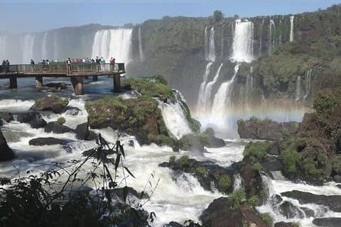 Chutes d’Iguazú, le parc des oiseaux et le barrage d’Itaipu au départ de Foz Do Iguaçu