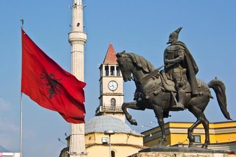 Tirana - Tour di un giorno di ADRIATIK TOURS LLC