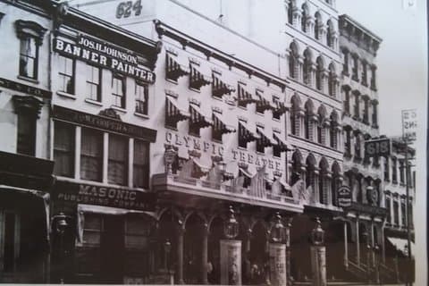 Ricrea il tour a piedi più richiesto della New York del 1840