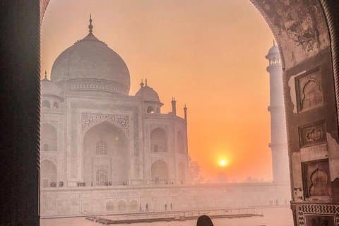 Privat Taj Mahal Sunrise Tour från Delhi