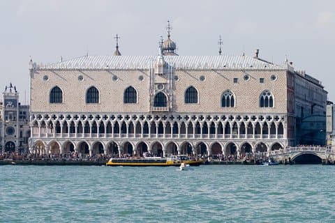 Stroll The Halls of Doge's Palace on a Guided Tour in Venice