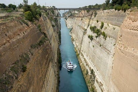 Excursion privée d'une demi-journée à Corinthe avec déjeuner