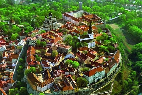 Tour panoramico di Tallinn in pullman e a piedi