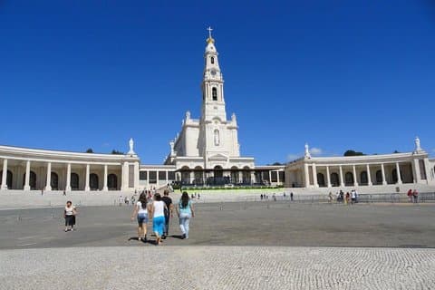 Excursion en petit groupe à Fátima, Nazaré et Óbidos au départ de Lisbonne