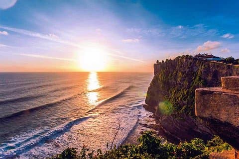 Entorno de Uluwatu: GWK- Praia Padang- Templo Uluwatu