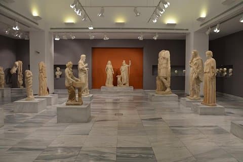 Tilgang til Heraklion tur til Knossos og arkeologiske museum eller shopping