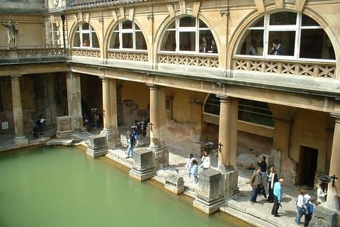 Gita di un giorno a Windsor, Stonehenge e Bath da Londra Spagnolo