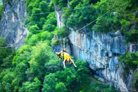 Dilijan（旧市街）、Yenokavan Yell-Extreme Parkでのアクティブレジャー