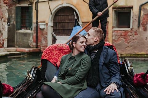 Private Photo Shoot in Venice with Gondola Ride